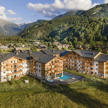Apartment In With & Pool Samoens